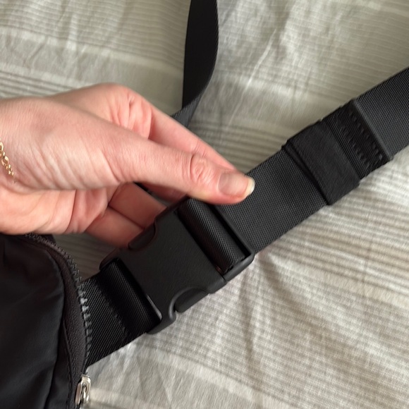 lululemon athletica Black Belt Bag - Picture 3 of 3